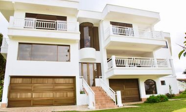 Finca en venta en condominio campestre - Lago Calima El Darién Valle