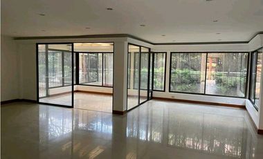 Casa en venta cerca a CC Oviedo El Poblado
