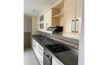 Casa en venta cerca a CC Oviedo El Poblado