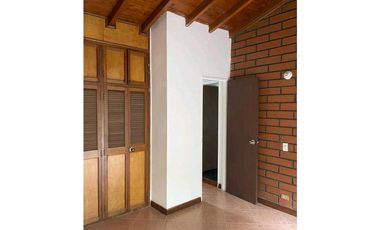 Casa en venta cerca a CC Oviedo El Poblado