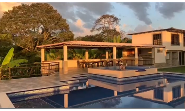 SE VENDE O SE PERMUTA FINCA EN QUIMBAYA POR TROCADERO 3 CUADRAS