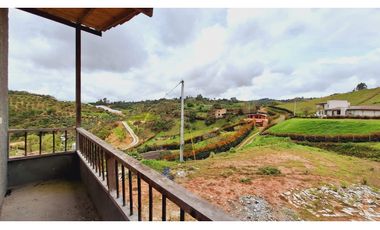 Venta de lote con casa prefabricada en San vicente de Ferrrer