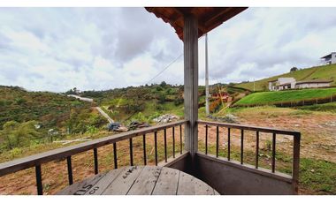 Venta de lote con casa prefabricada en San vicente de Ferrrer