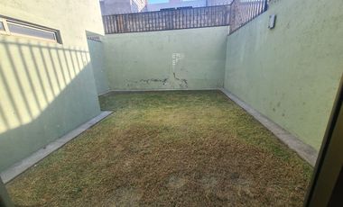 CASA EN RENTA CACALOMACAN