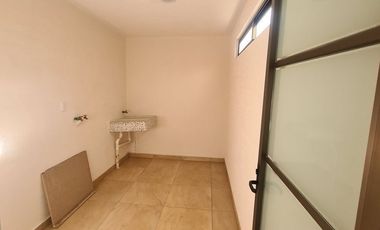 CASA EN RENTA CACALOMACAN