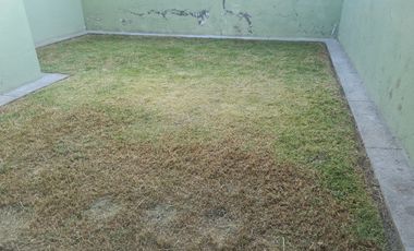 CASA EN RENTA CACALOMACAN