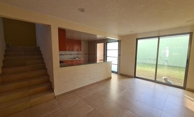 CASA EN RENTA CACALOMACAN