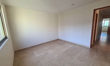 CASA EN RENTA CACALOMACAN