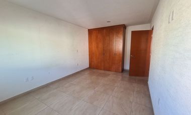 CASA EN RENTA CACALOMACAN