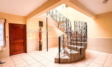 Casa en Renta en Tequila Centro | 3 Recámaras, Jardín y Estilo Único
