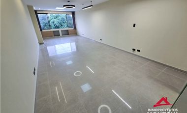 Oficina remodelada en el centro de Pereira