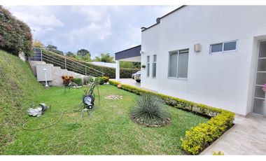 VENTA HERMOSA CASA CAMPESTRE VIA ARMENIA