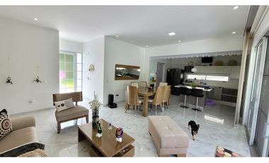 VENTA HERMOSA CASA CAMPESTRE VIA ARMENIA