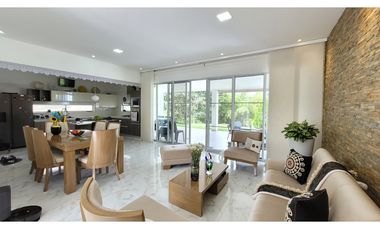 VENTA HERMOSA CASA CAMPESTRE VIA ARMENIA