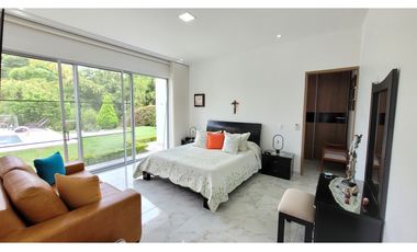 VENTA HERMOSA CASA CAMPESTRE VIA ARMENIA