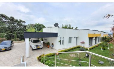 VENTA HERMOSA CASA CAMPESTRE VIA ARMENIA