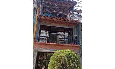 SE VENDE CASA DE TRES PISOS EN CONJUNTO CERRADO EN CARTAGO