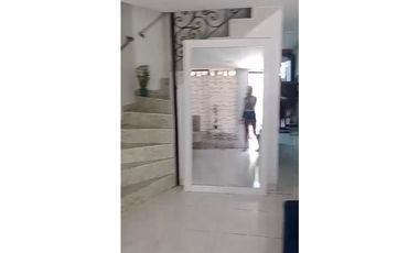 SE VENDE CASA DE TRES PISOS EN CONJUNTO CERRADO EN CARTAGO