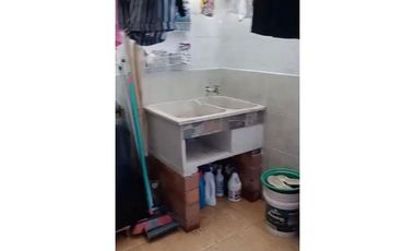 SE VENDE CASA DE TRES PISOS EN CONJUNTO CERRADO EN CARTAGO