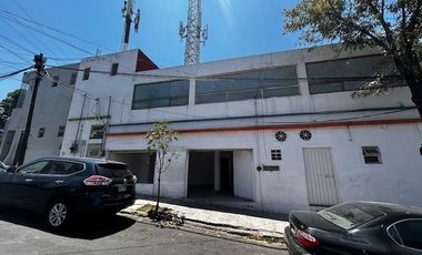 Rento local comercial en Las Águilas.