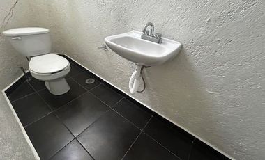 Rento locales comerciales en Las Águilas.