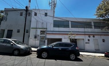 Rento local comercial en Las Águilas.