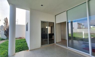 Casa en renta amueblada Privada Salomea Conkal