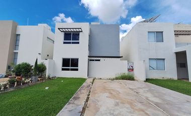 Casa en renta amueblada Privada Salomea Conkal