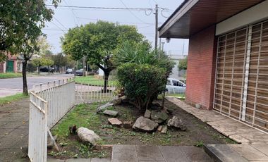 Casa  en Venta Haedo / Moron (A004 4639)