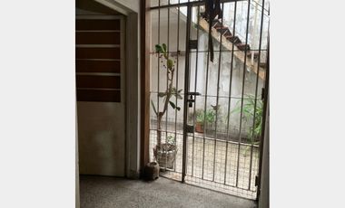 Casa  en Venta Haedo / Moron (A004 4639)