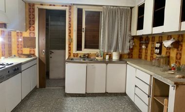 Casa  en Venta Haedo / Moron (A004 4639)