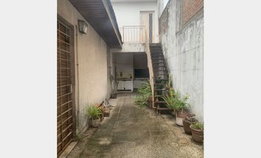 Casa  en Venta Haedo / Moron (A004 4639)