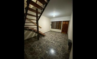 Casa  en Alquiler Ramos Mejia / La Matanza (A108 6916)