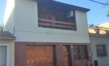Casa  en Alquiler Ramos Mejia / La Matanza (A108 6916)