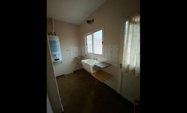 Casa  en Alquiler Ramos Mejia / La Matanza (A108 6916)