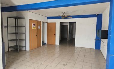 OFICINA  / TALLER EN RENTA EN LA FAMA MST