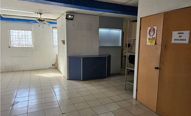 OFICINA  / TALLER EN RENTA EN LA FAMA MST
