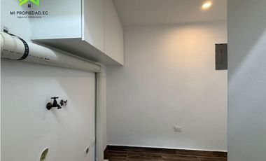 Casa con piscina y vista al mar en Urbanizacion Ciudad del Mar – Manta