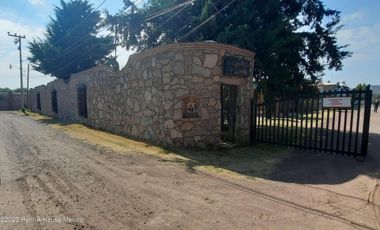 Casa en Venta en Calle La Noria, Los Reyes Nopala RU25-3060.