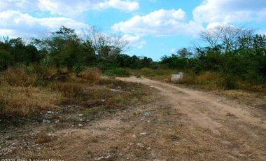 Terreno en Venta en Carretera Mexican Federal, Kinchil RU 25-442.