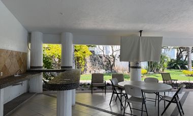 Casa en Venta en Corinto, Burgos Bugambilias Cuernavaca – 4 Recámaras, Jardín y Jacuzzi