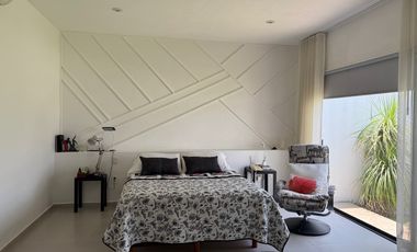 Casa en Venta en Corinto, Burgos Bugambilias Cuernavaca – 4 Recámaras, Jardín y Jacuzzi