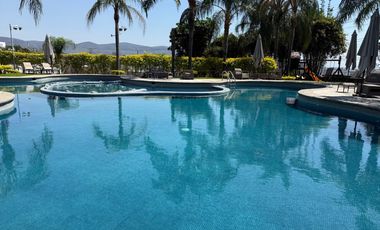 Casa en Venta en Corinto, Burgos Bugambilias Cuernavaca – 4 Recámaras, Jardín y Jacuzzi