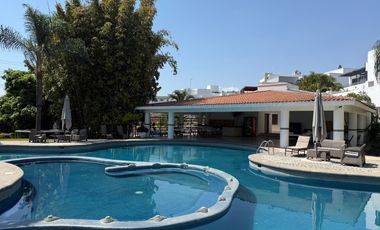 Casa en Venta en Corinto, Burgos Bugambilias Cuernavaca – 4 Recámaras, Jardín y Jacuzzi