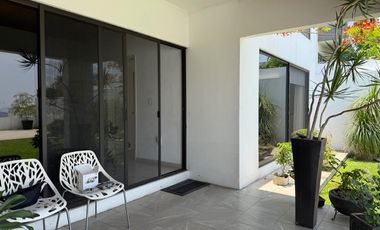 Casa en Venta en Corinto, Burgos Bugambilias Cuernavaca – 4 Recámaras, Jardín y Jacuzzi