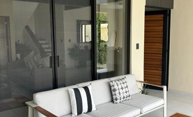 PRIVADA CON PORTON  ELECTRICO