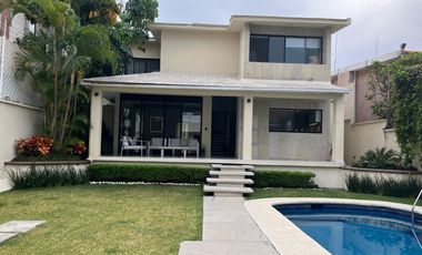 PRIVADA CON PORTON  ELECTRICO