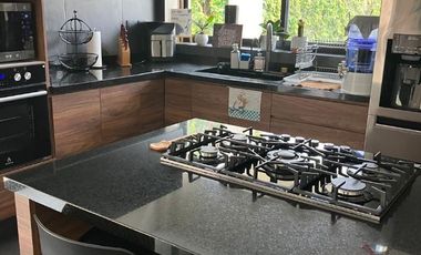 PRIVADA CON PORTON  ELECTRICO