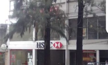Ubicado en zona de bancos