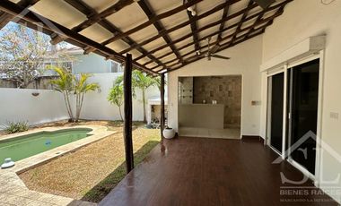 Casa en Fraccionamiento Montebello